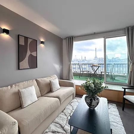 Unique Panoramic Flat Champs-elysees